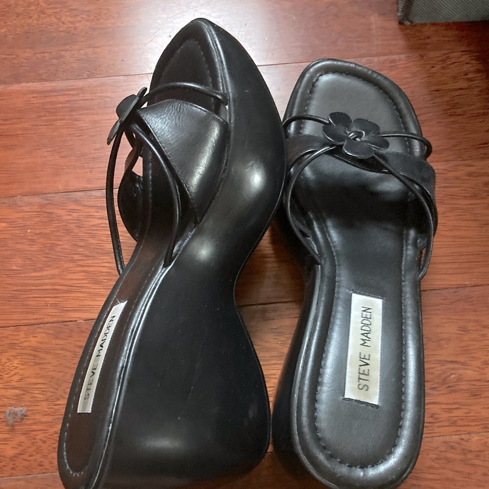 90s Steve Madden flower platform sandals